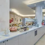 Spacious In Caorle With Shared Pool Apartament *