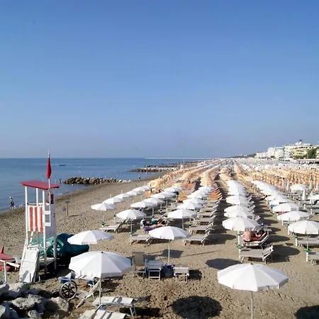 Apartment Spacious In Caorle With Shared Pool