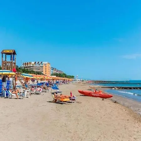 Apartment Spacious In Caorle With Shared Pool