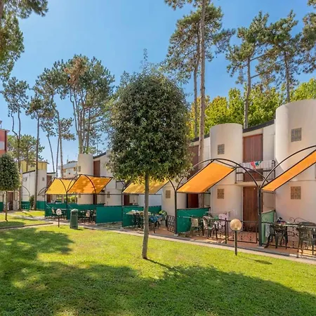 Apartment Spacious In Caorle With Shared Pool *