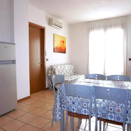 Spacious In Caorle With Shared Pool *