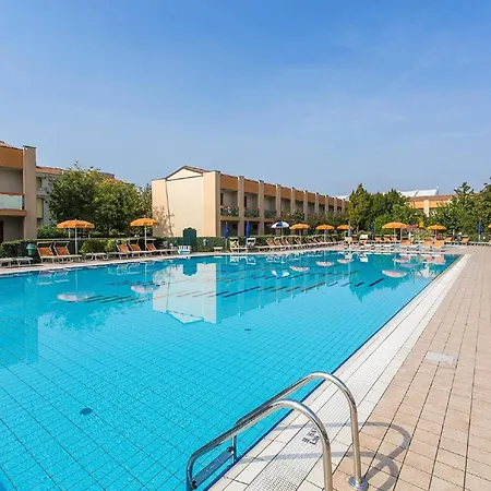 アパート Spacious In Caorle With Shared Pool La Fagiana