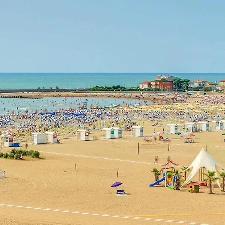 Spacious In Caorle With Shared Pool Apartman