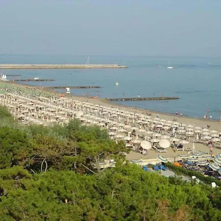 Spacious In Caorle With Shared Pool