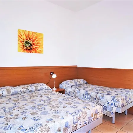 Spacious In Caorle With Shared Pool Appartement *