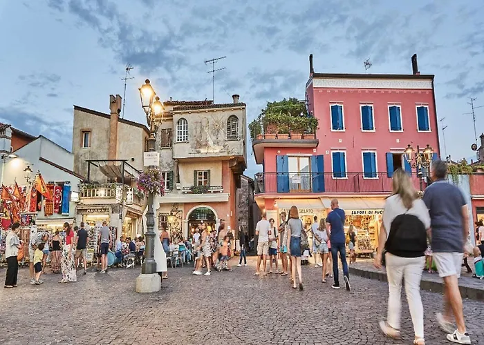 Spacious In Caorle With Shared Pool アパート