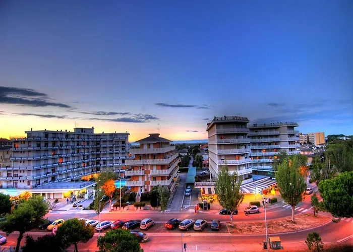 アパート Spacious In Caorle With Shared Pool *