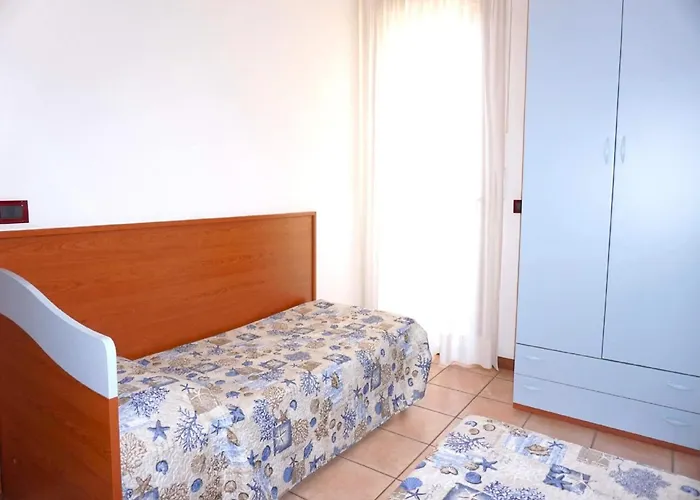 Spacious In Caorle With Shared Pool アパート La Fagiana